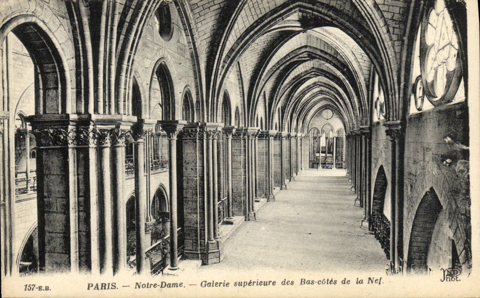 VINTAGE POSTCARD Paris Notre Dame Higher Gallery of the Low Dimensions of the nave