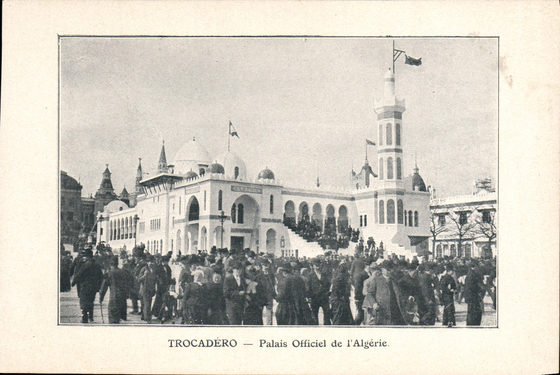 VINTAGE POSTCARD Trocadero Official Palate of Paris Algeria