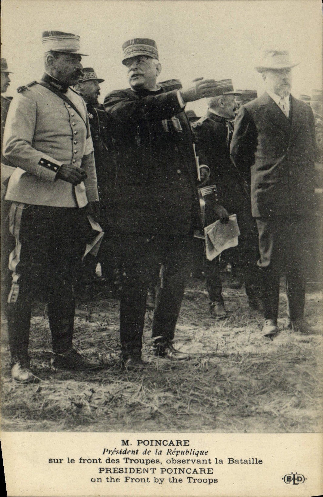 CPA M Poincare sur le front des troupes