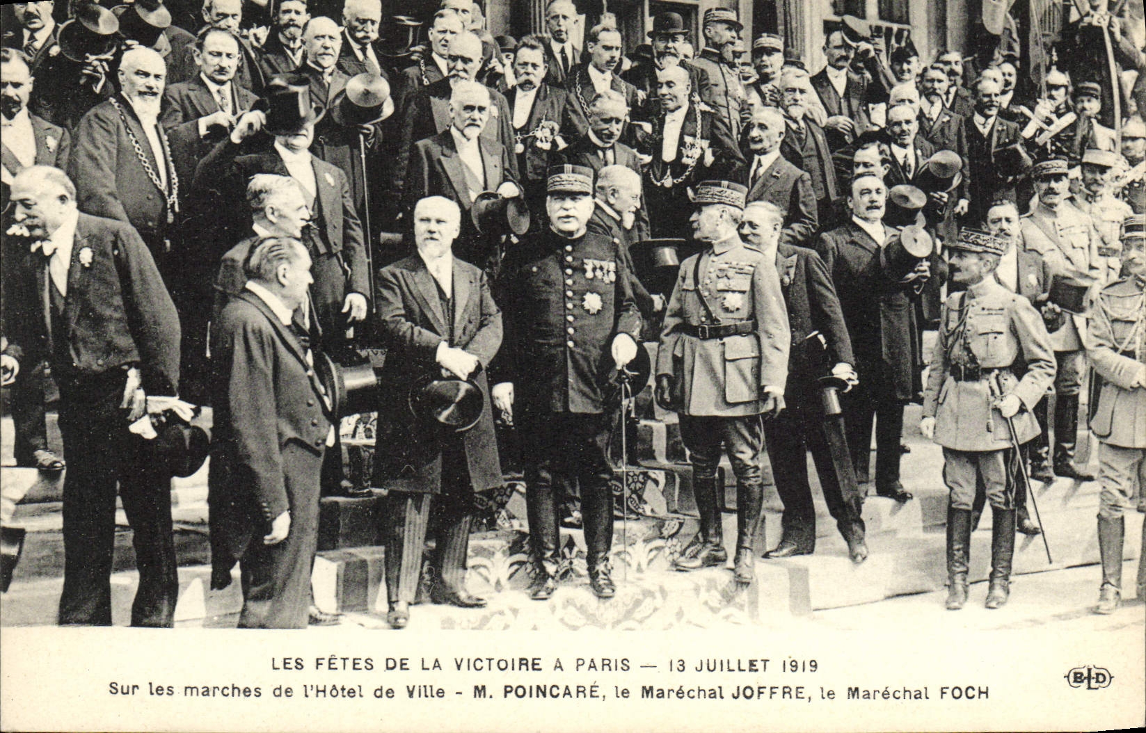 VINTAGE POSTCARD the Festivals of the Victoire has Paris July 14th, 1919 On the amrches of the town hall poincare Marechal Joffre Foch