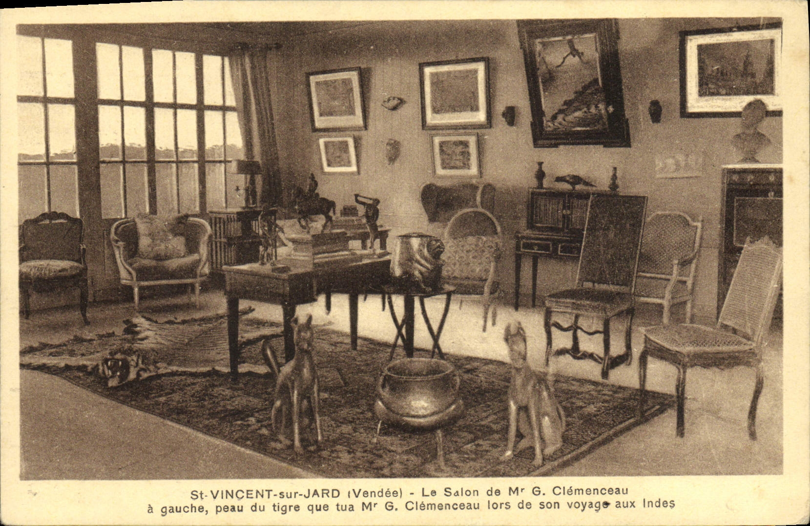 POSTAL St Vincent de la VENDIMIA en Jard la sala de estar de la piel de Sr. G Clemenceau del tigre