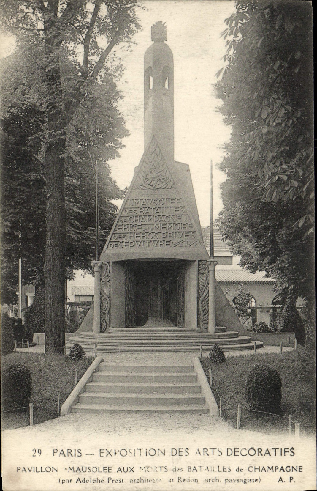 CPA Paris Exposition des Arts Decoratifs Pavillon Mausolee aux morts de la bataille de Champagne 