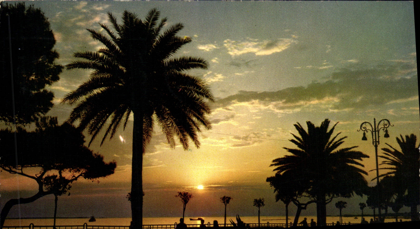 CPM Soleil Couchant Sur La Mediterranee