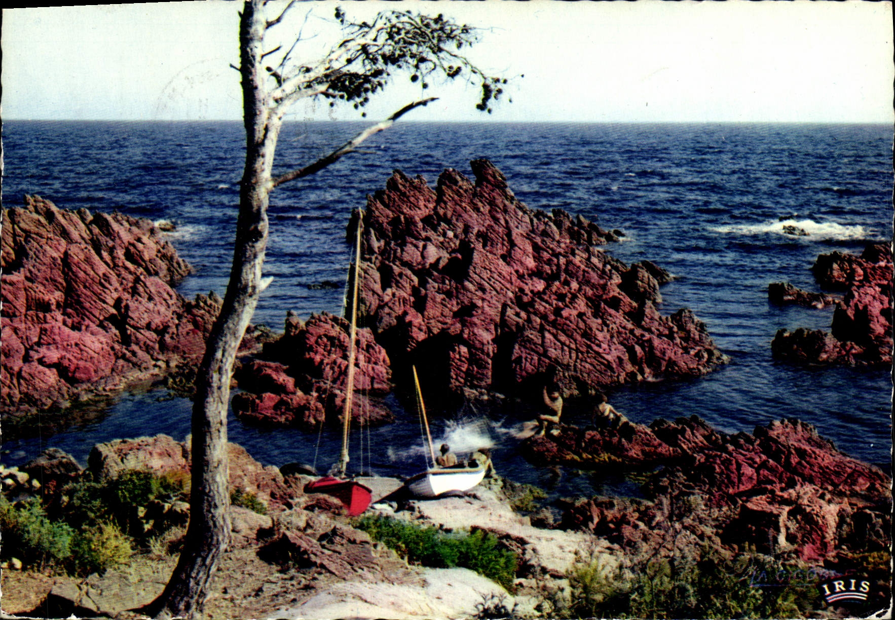 POSTAL MODERNA dimensión de las reflexiones azules de la cala de la playa