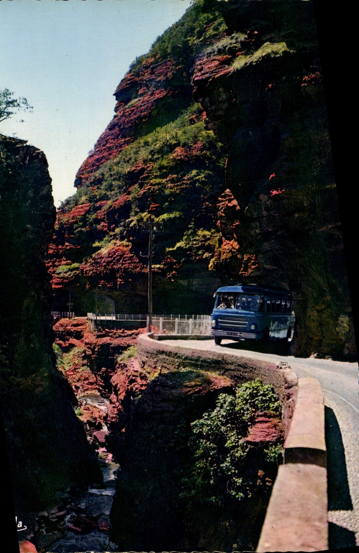 CPM Gorges Du Cians Route de Touet Sur Var a Valberg La petite Clue