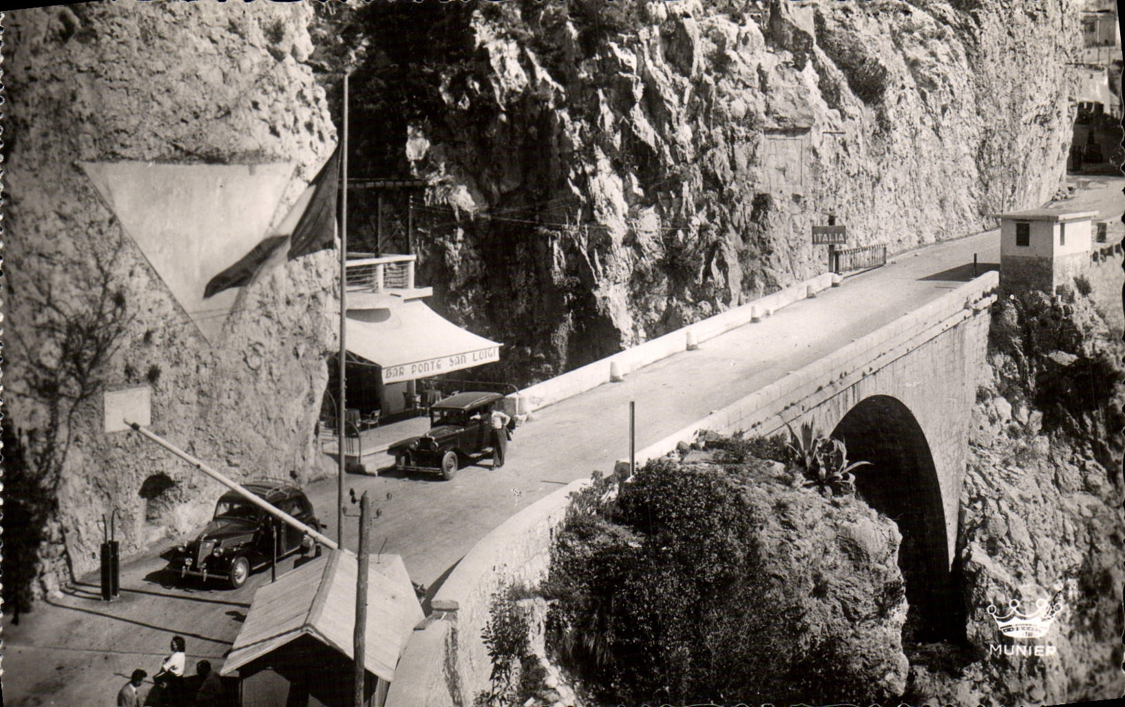 POSTAL MODERNA la dimensión de las aduanas italianas libres de la frontera del azul