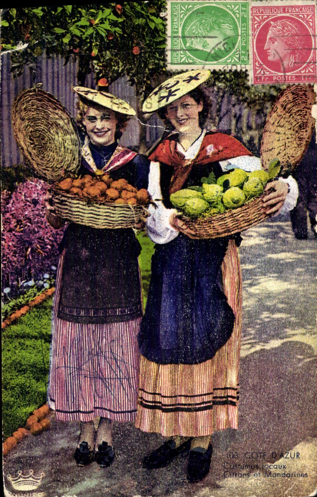 CPA Flore Artistique Costumes locaux Femmes Folklore 