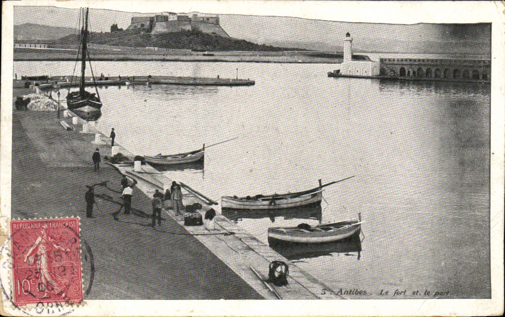 POSTAL Antibes de la VENDIMIA Fort y los barcos portuarios