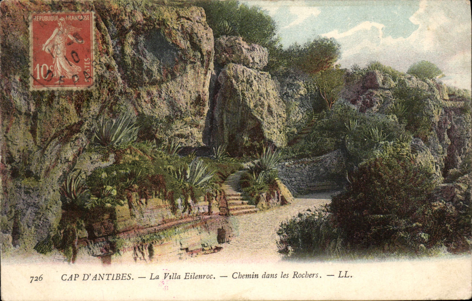 CPA Antibes La Villa Eilenroc Chemin Dans les Rochers