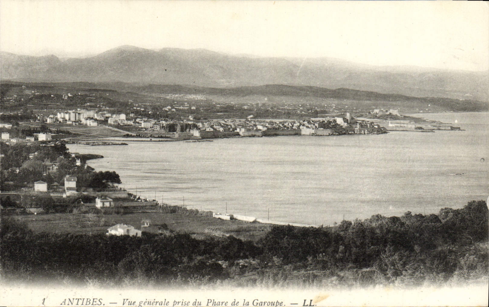 CPA Antibes Vue Generale Prise du Phare de la Garoupe