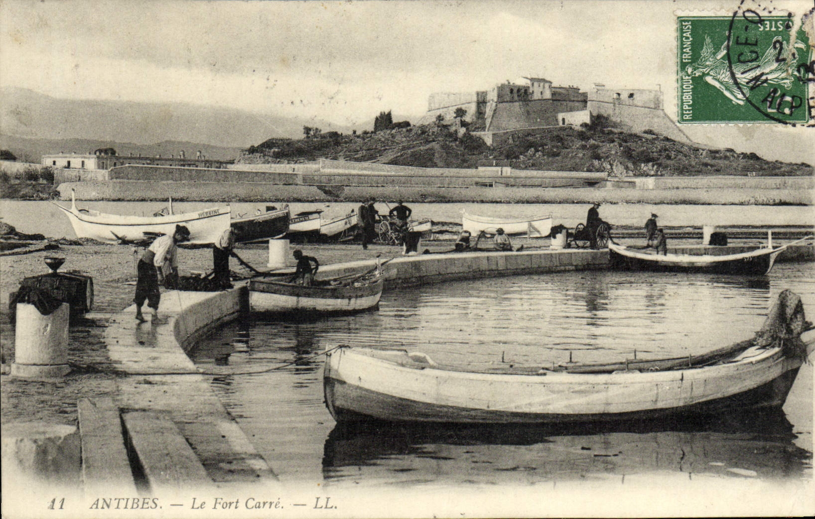 La POSTAL Antibes de la VENDIMIA la fuerte ajusta los barcos