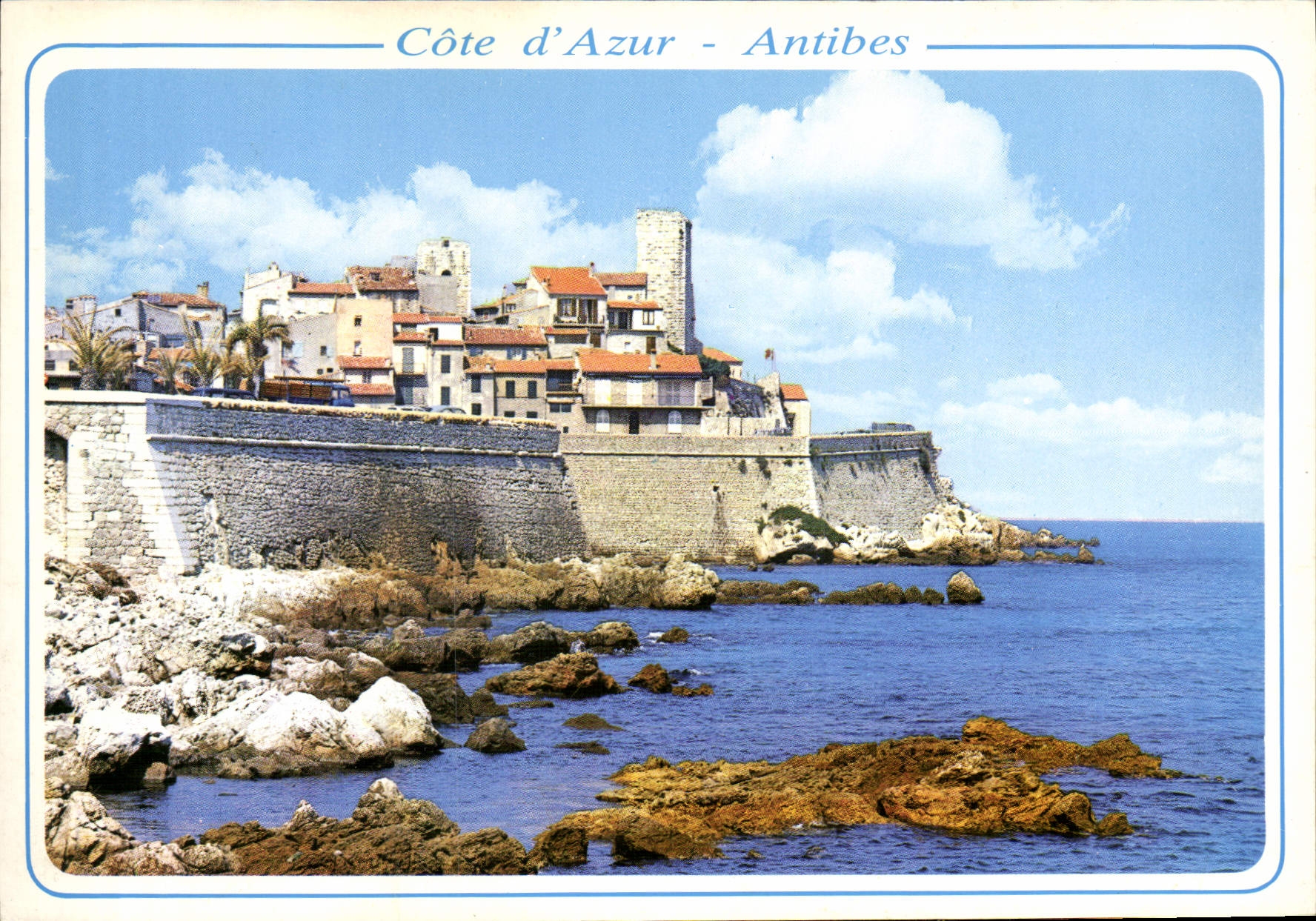 CPM Antibes La Vieille Ville Les Jardins et les Remparts