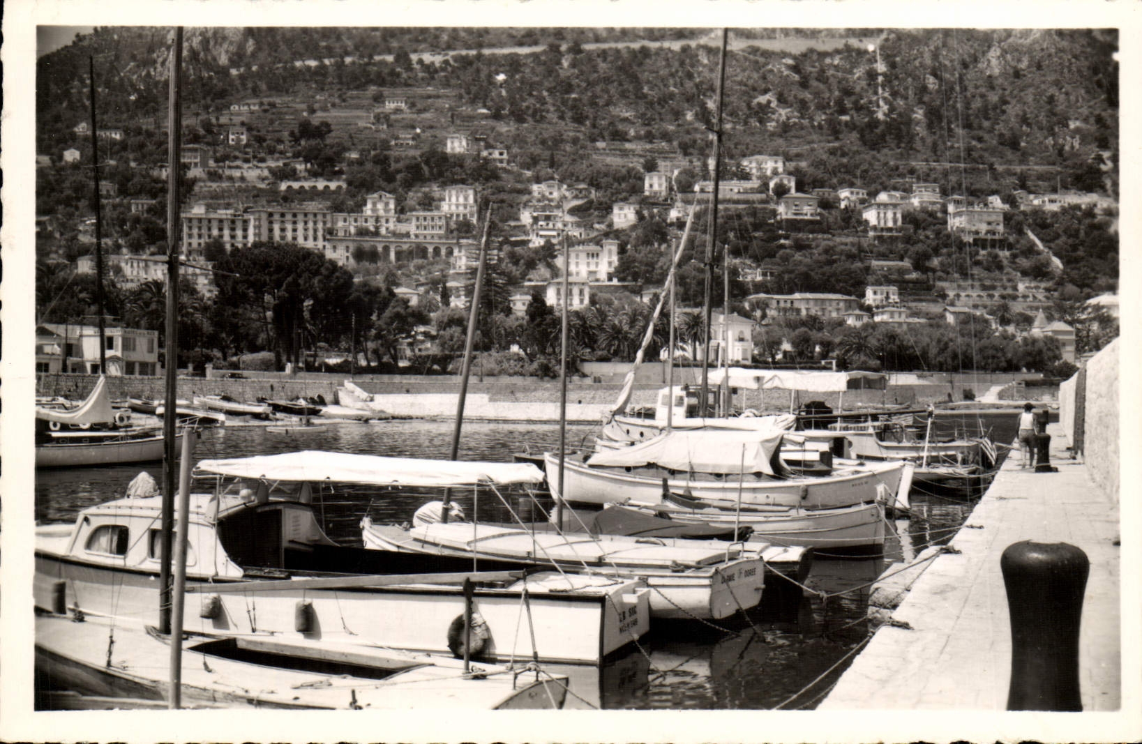 MODERN CARD Beaulieu the city and the Port and the Point