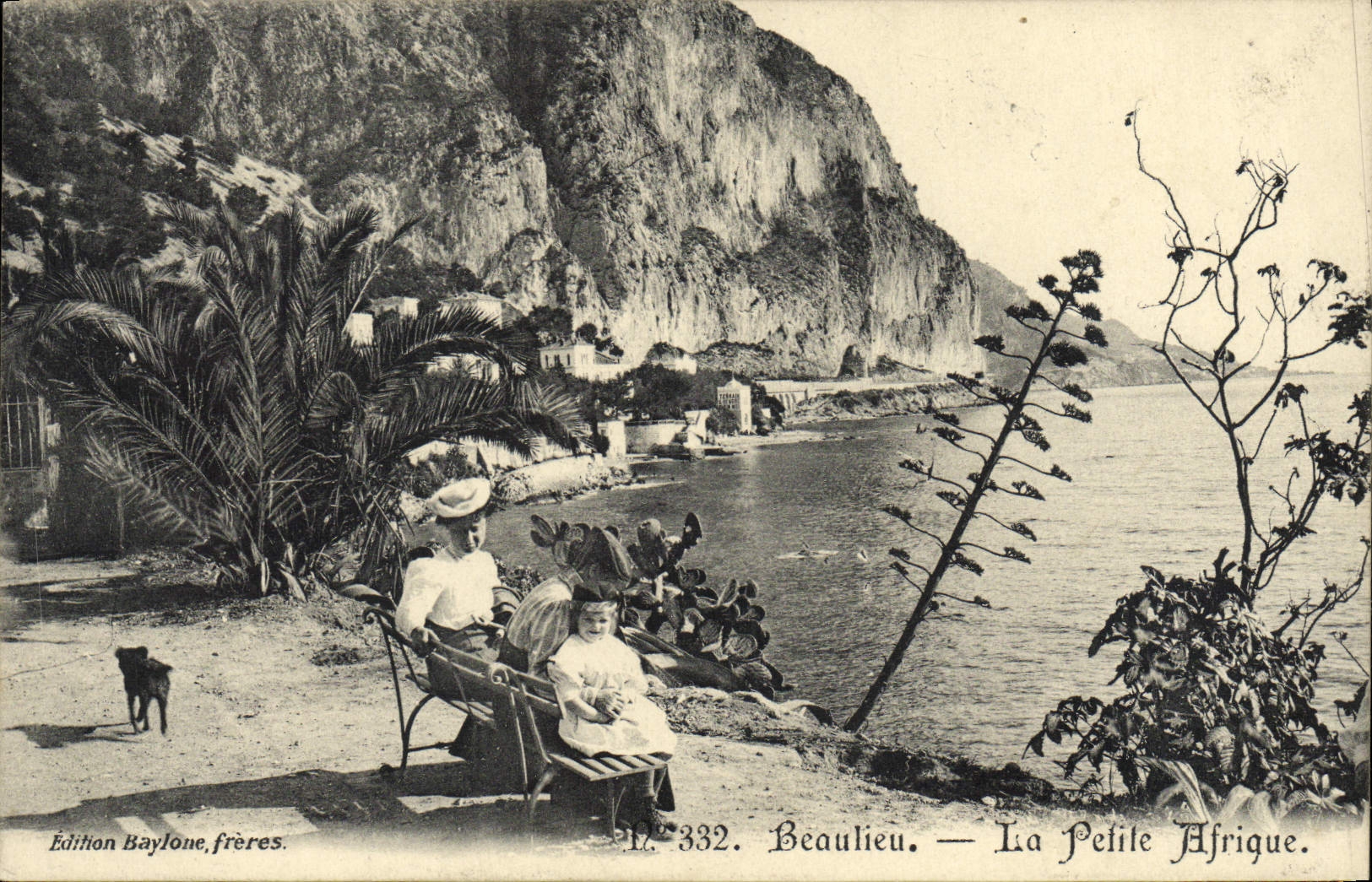 CPA Beaulieu La Petite Afrique Femme Enfant