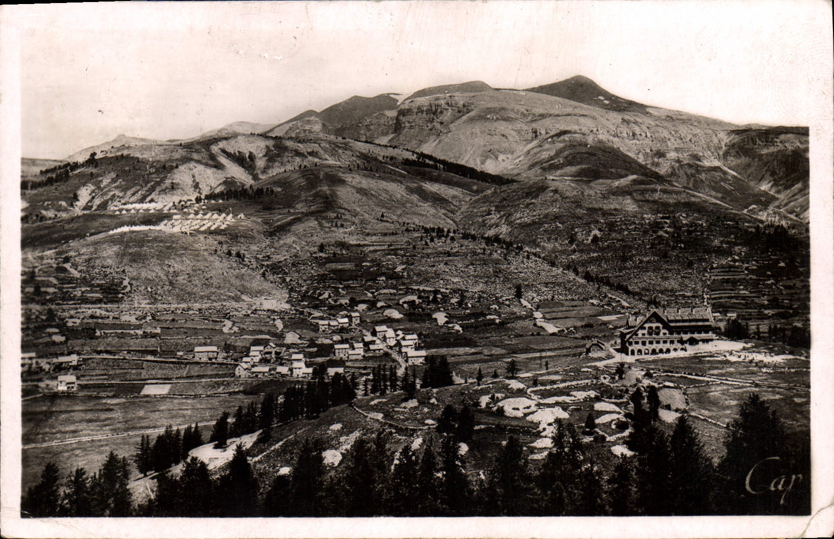 CPA Beuil Le quartier des Laumes et le Mont Mounier 