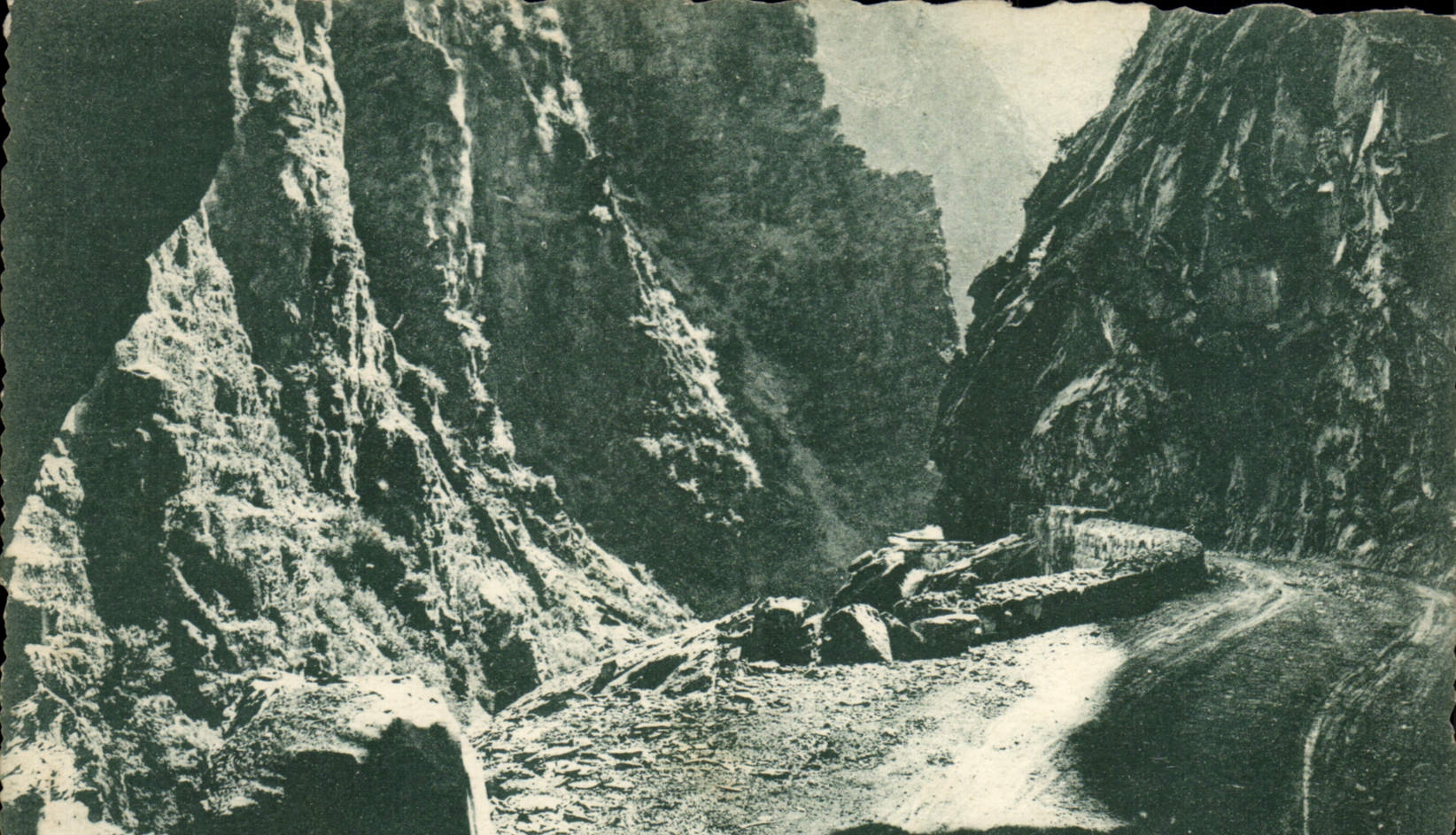 Las gargantas de Beuil de la POSTAL de la VENDIMIA tienen gargantas de Barcelonnette bajan de Cians