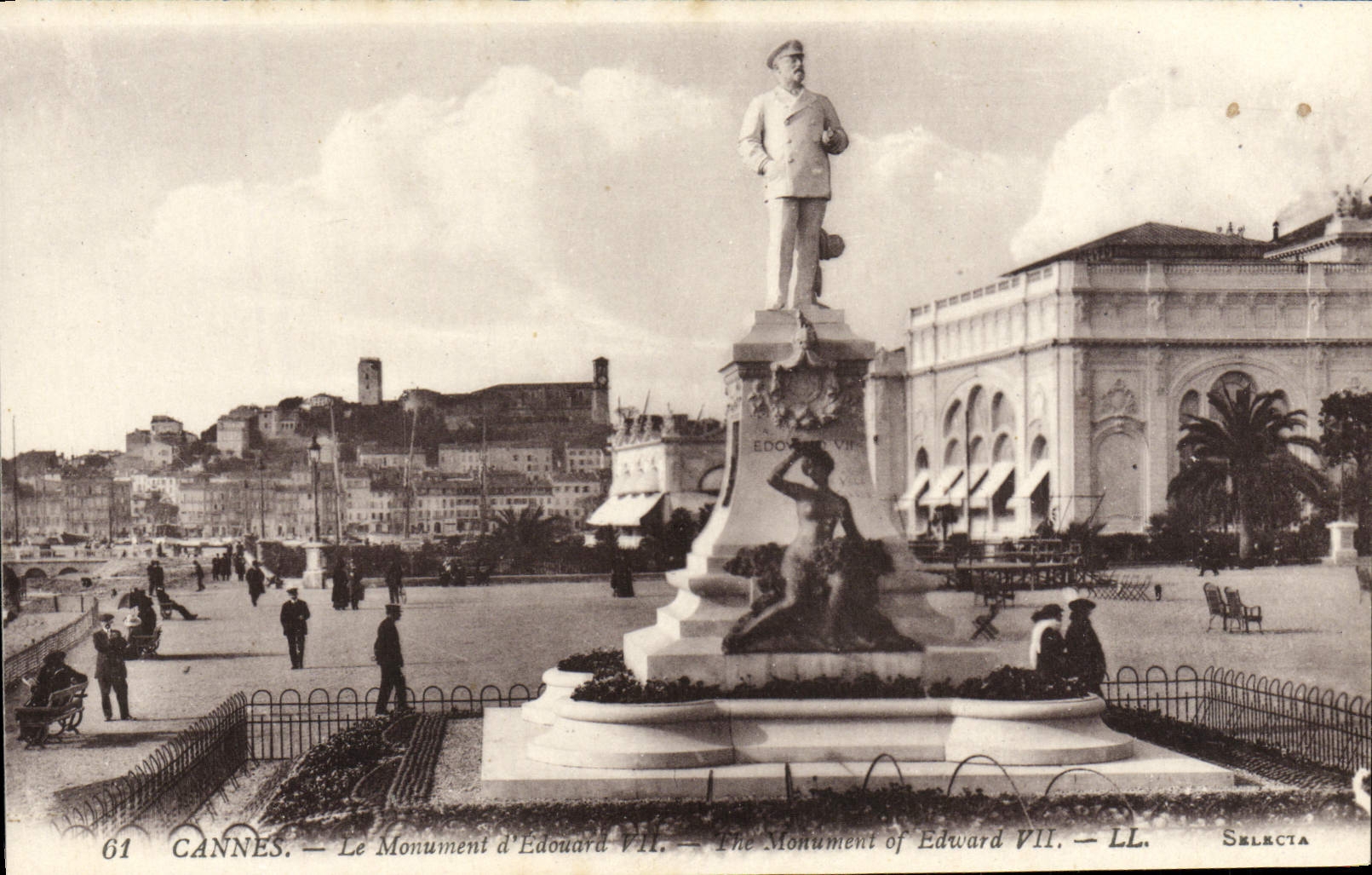 CPA Cannes Le Monument d'Edouard VII