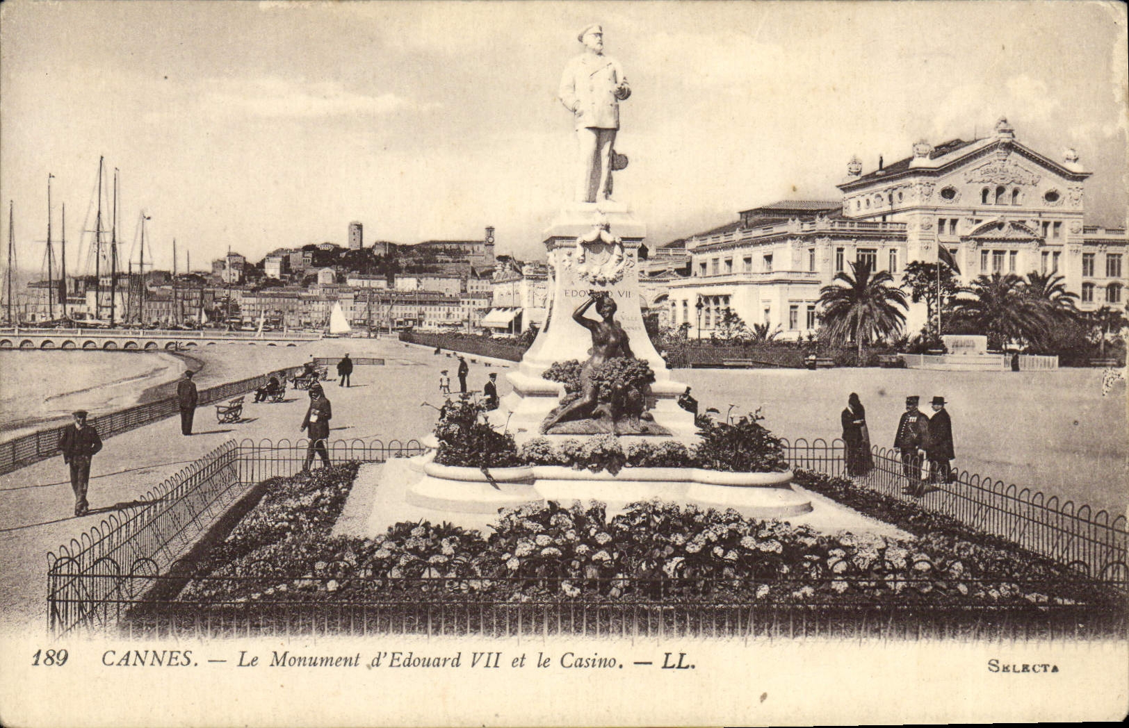 CPA Cannes Le Monument d'Edouard VII et le Casino