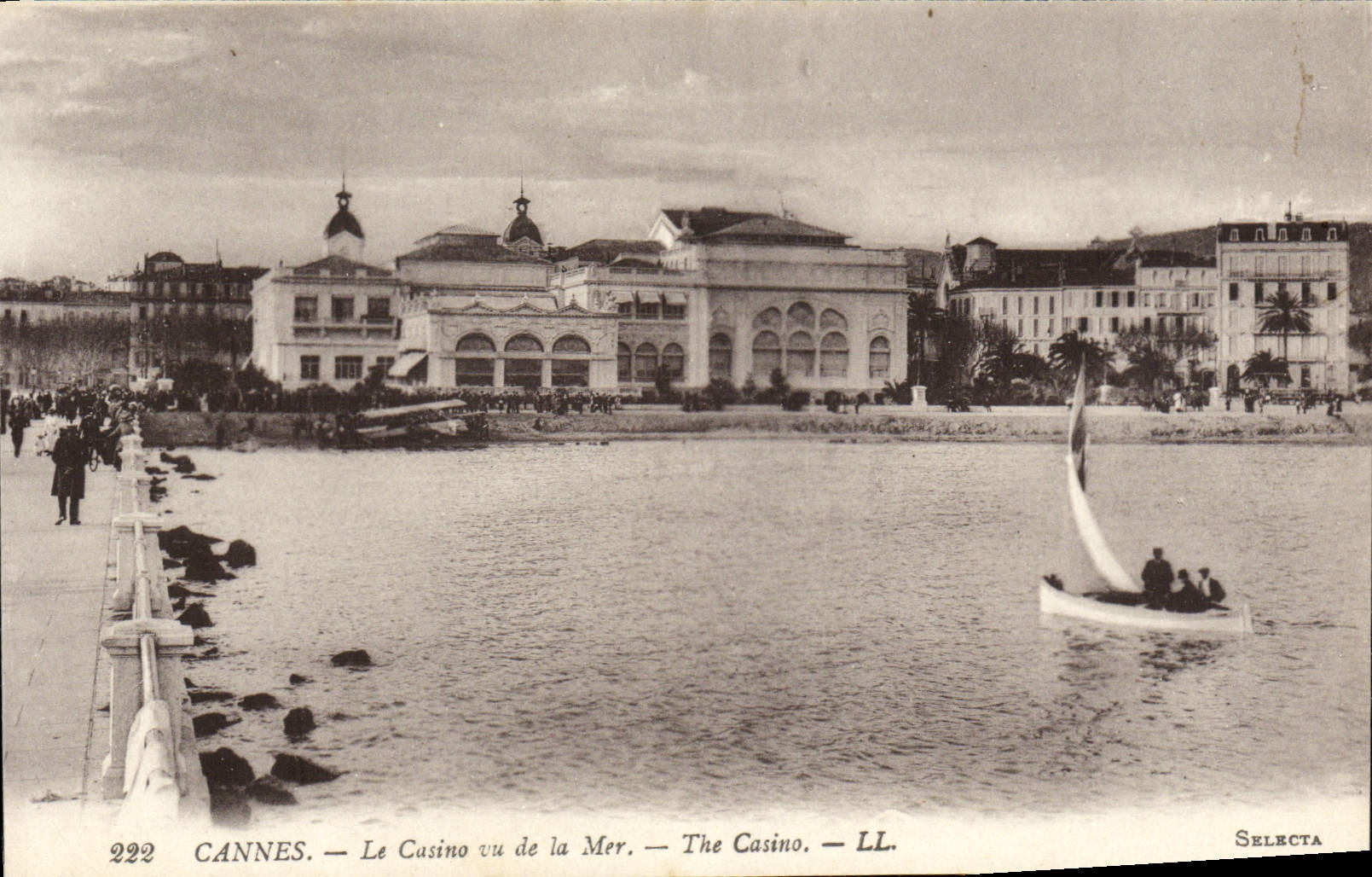 CPA Cannes Le Casino Vu de la Mer