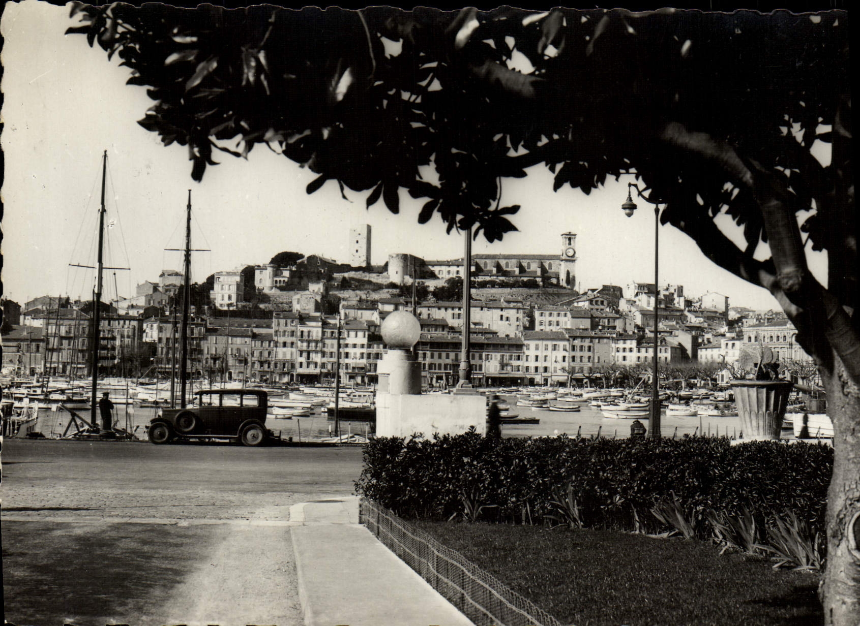 MODERN CARD Cannes Suquet