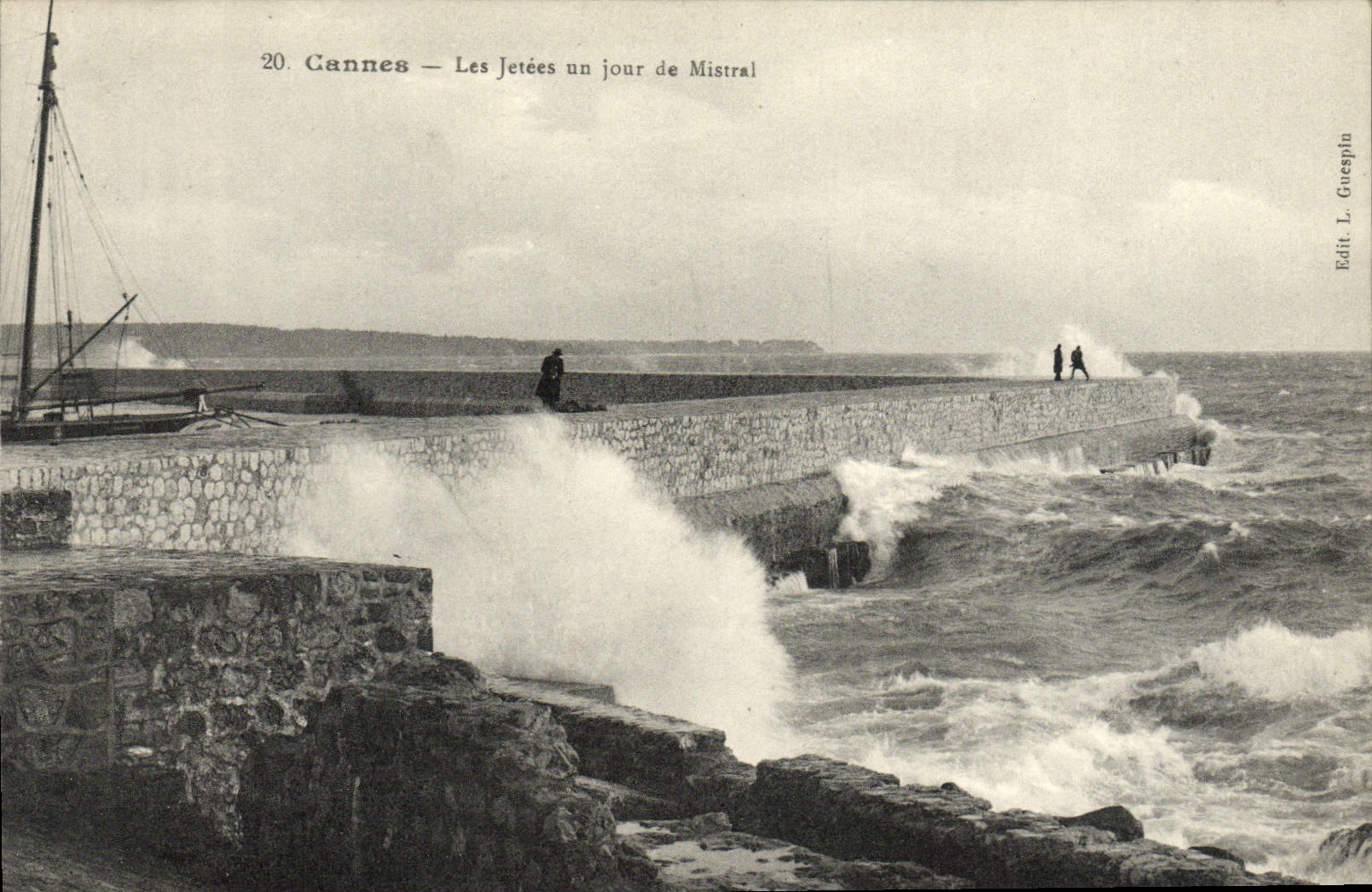 CPA Cannes Les Jetees Un Jour de Mistral