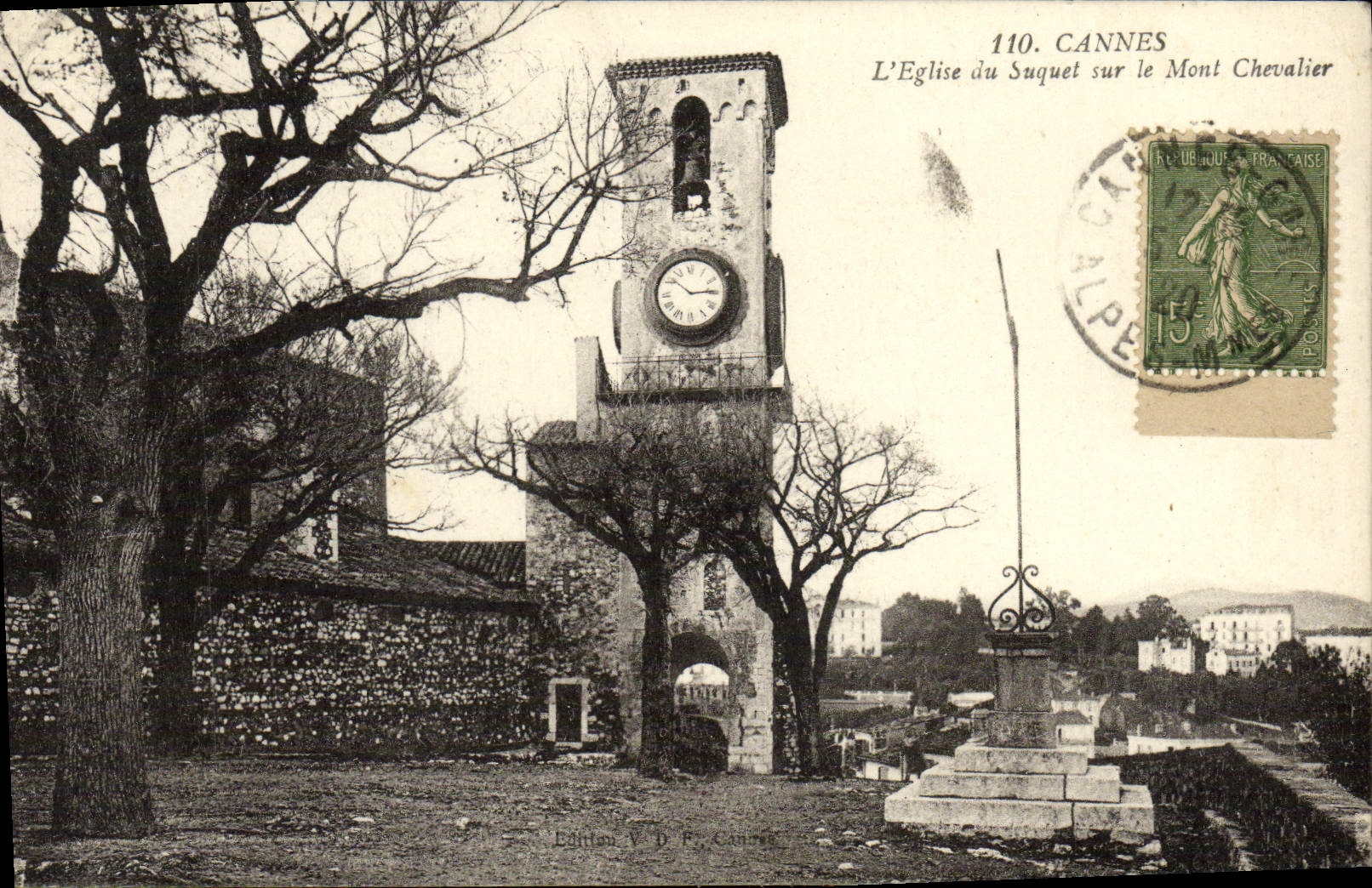 CPA Cannes L'Eglise du Suquet sur le Mont Chevalier