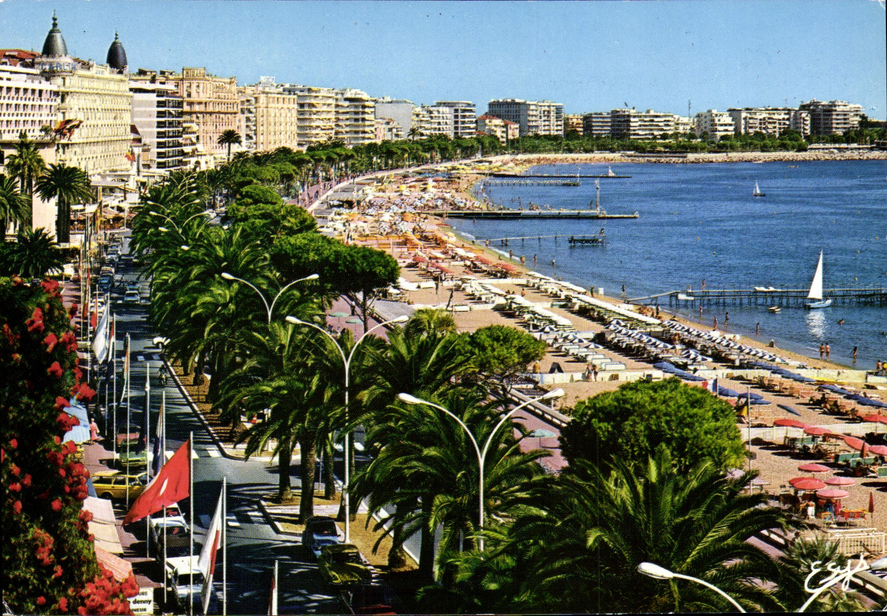 CPM Cannes Les Palaces et la Plage de la Croisette