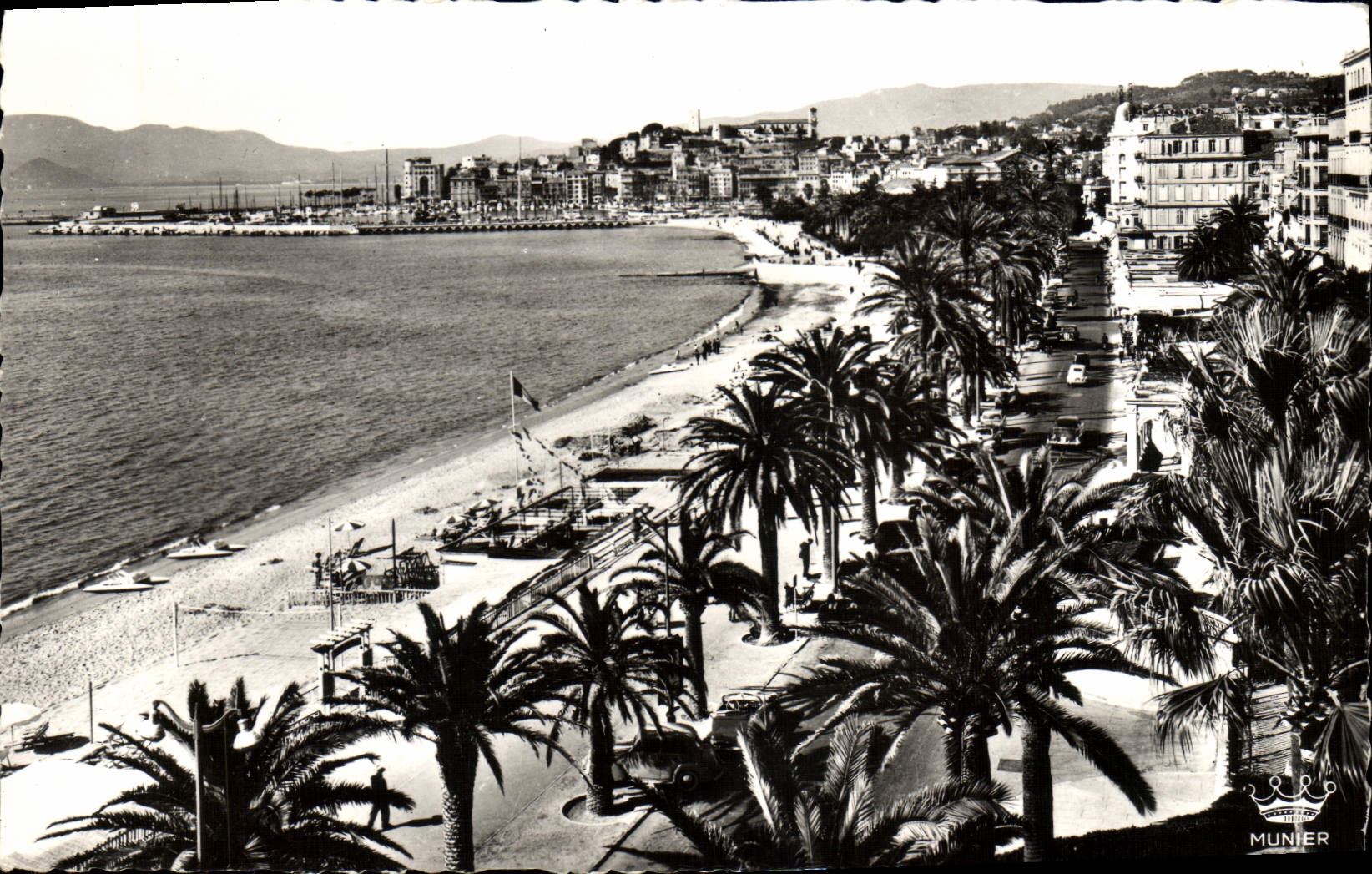 VINTAGE POSTCARD Cannes Walk of the Small cross and Suquet
