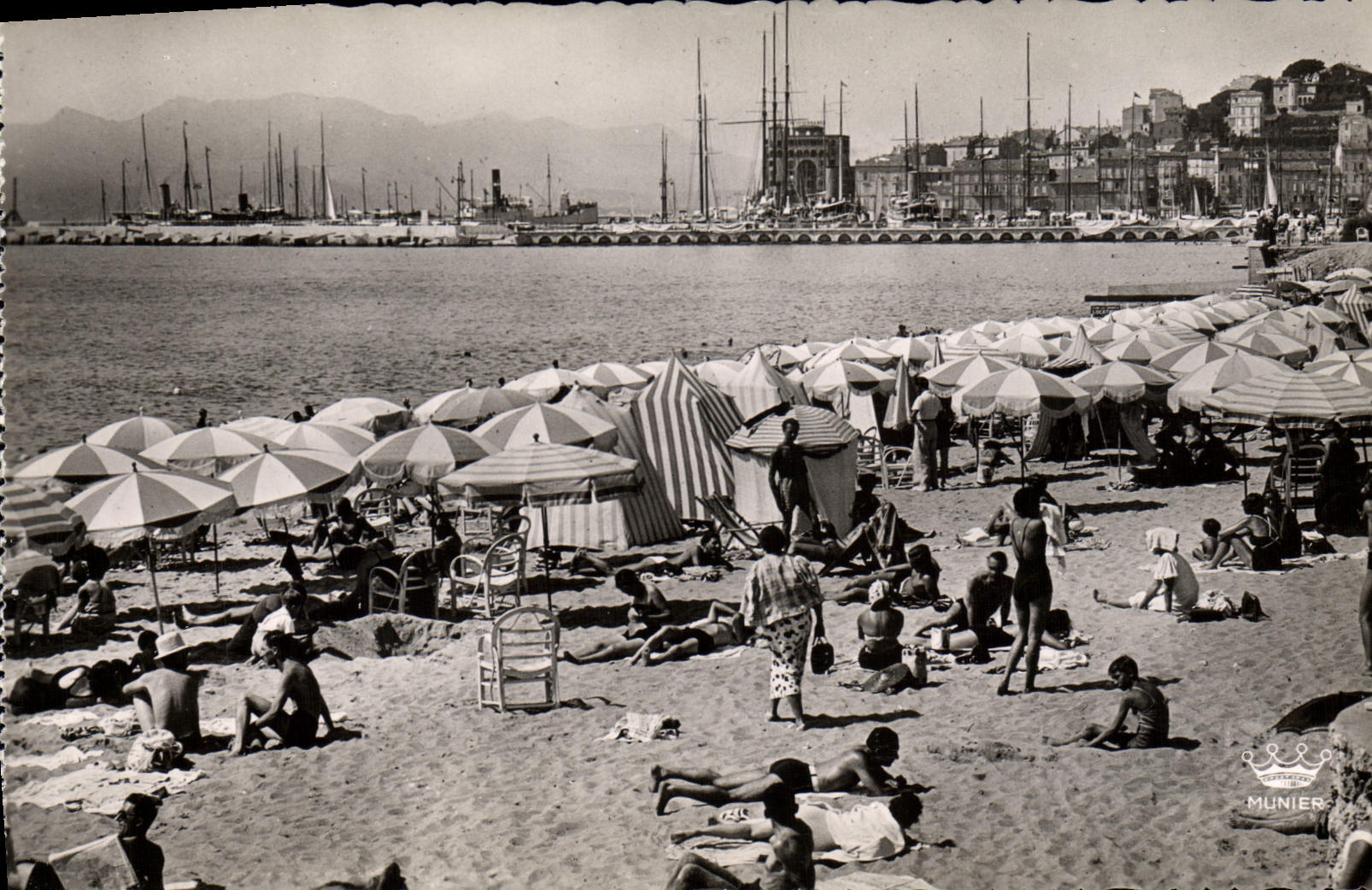 VINTAGE POSTCARD Cannes a Beach of Crolsette