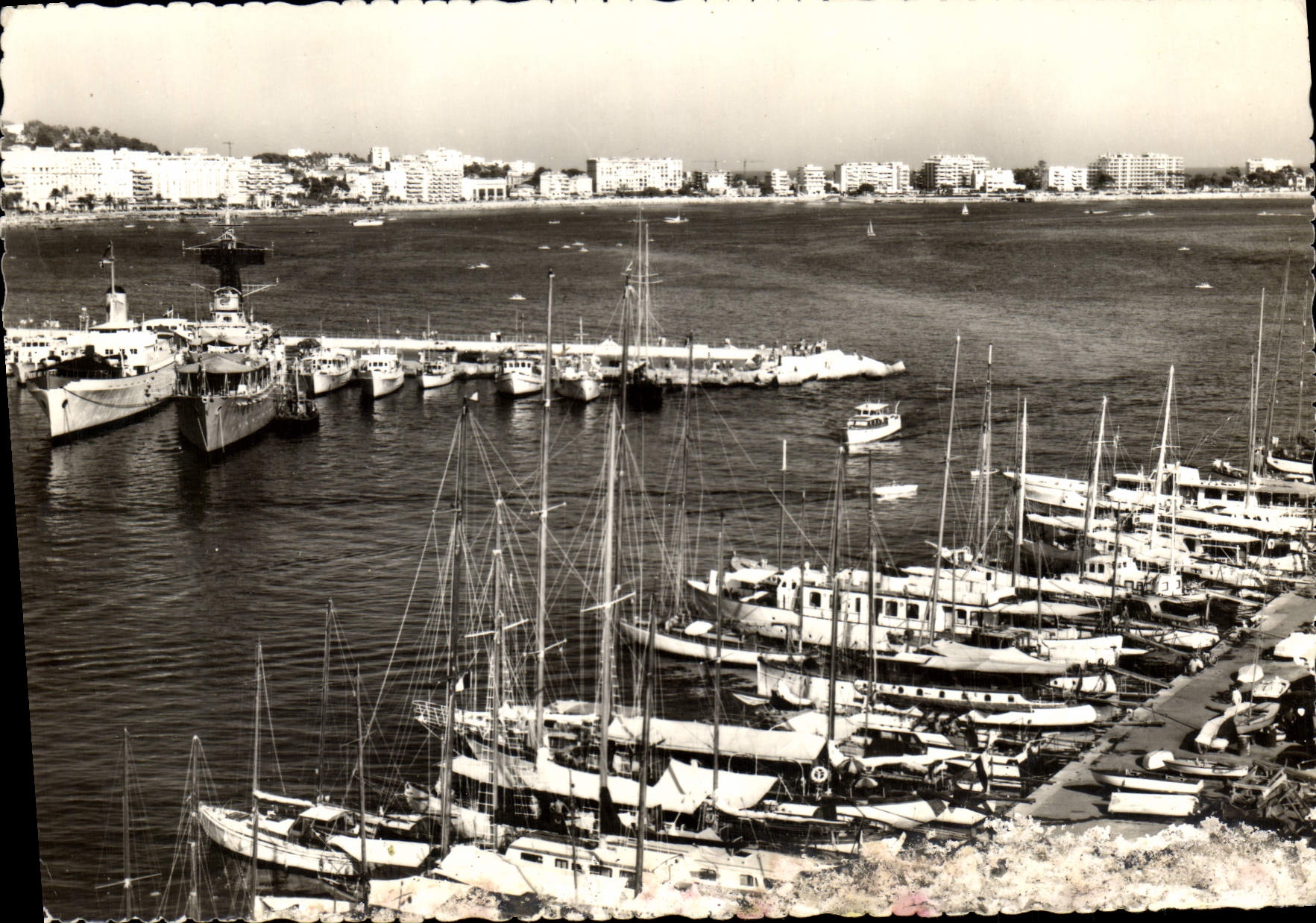 CPM Cannes Yachts au port Bateaux