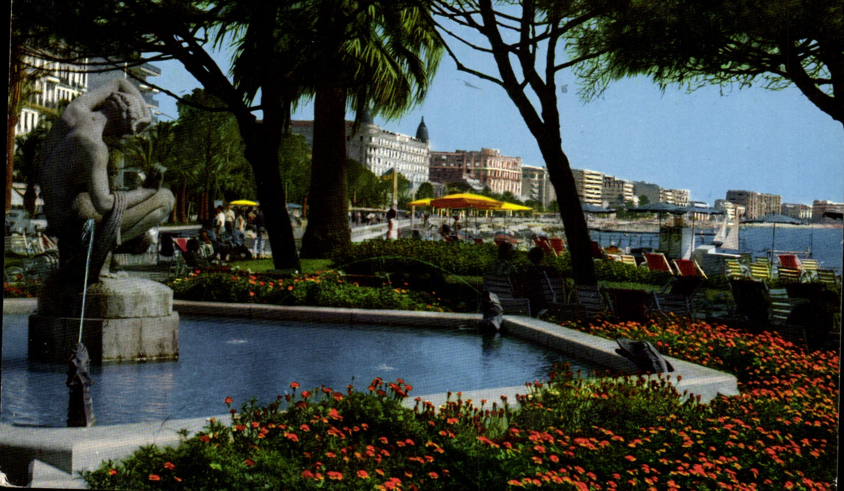 CPM Cannes Les jardins et les hotels