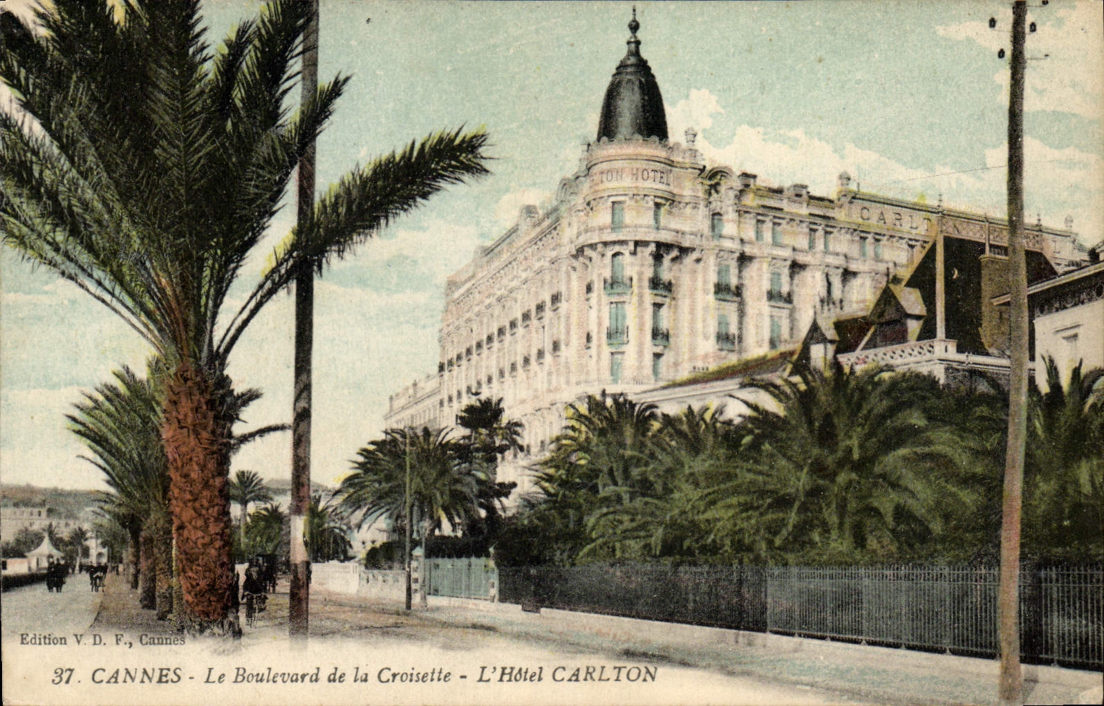 CPA Cannes Le Boulevard de la Crisette L'Hotel Carlton