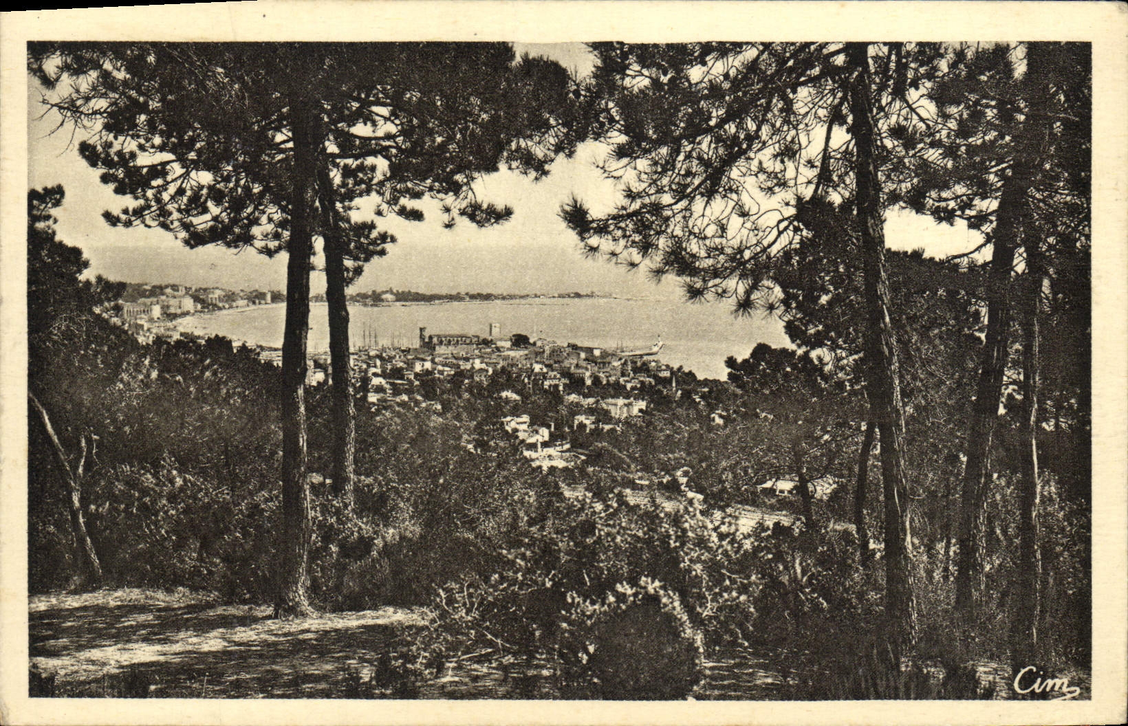 CPA Cannes Vue generale prise de la Croix des Gardes