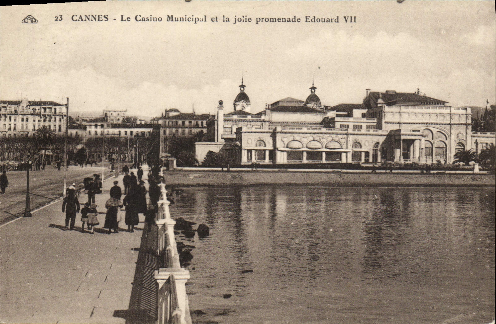CPA Cannes Le Casino Municipal et la jolte promenade Edouard Vll
