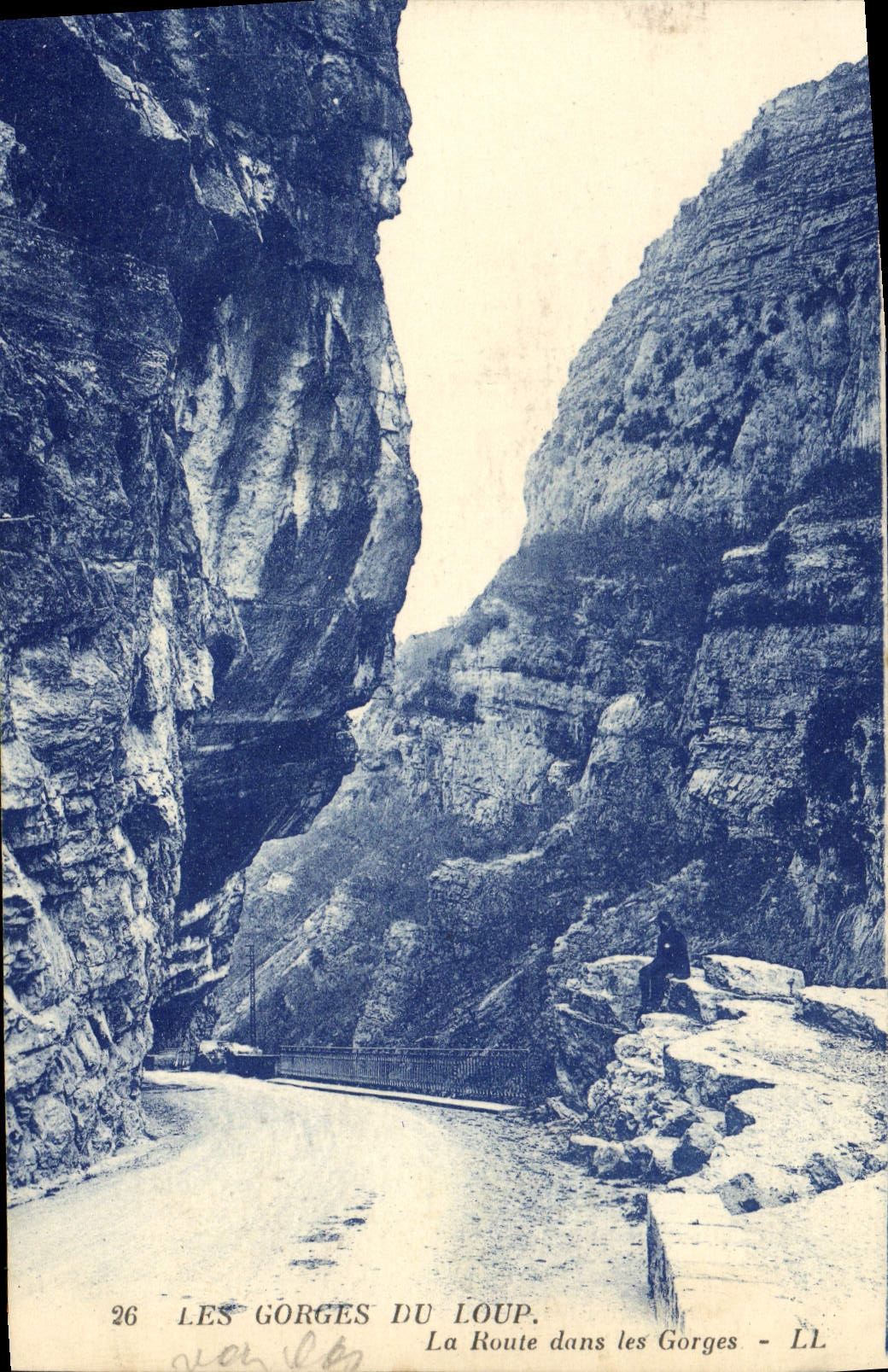 CPA Les Gorges du Loup La Route sous les Rochers