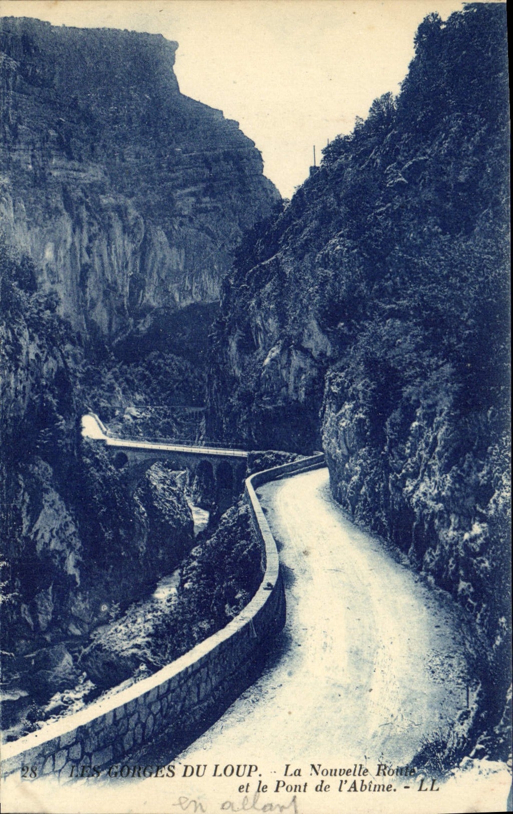 CPA Les Gorges du Loup La Nouvelle Route et le Pont de l'Abime