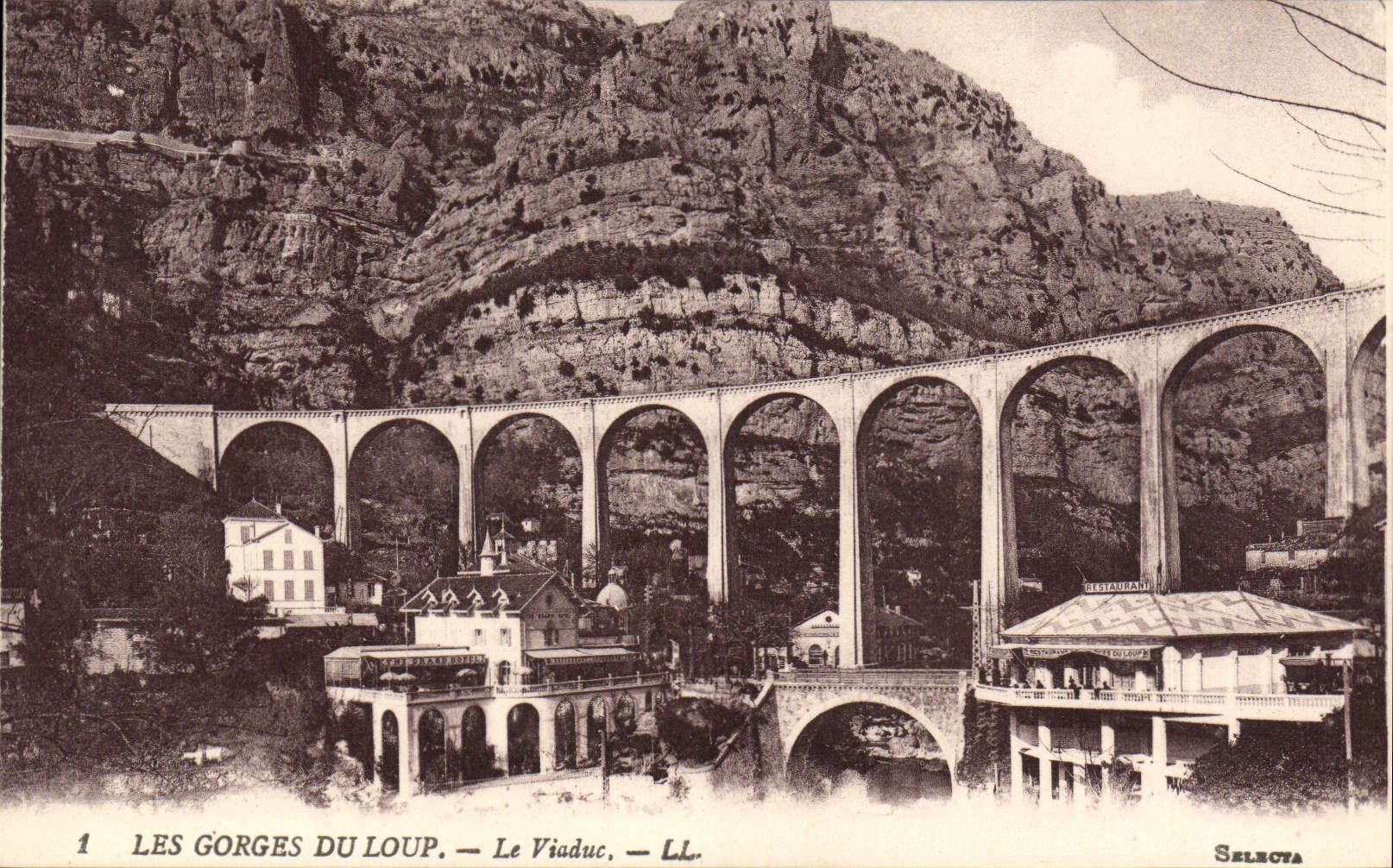 CPA Les Gorges du Loup Le Viaduc 