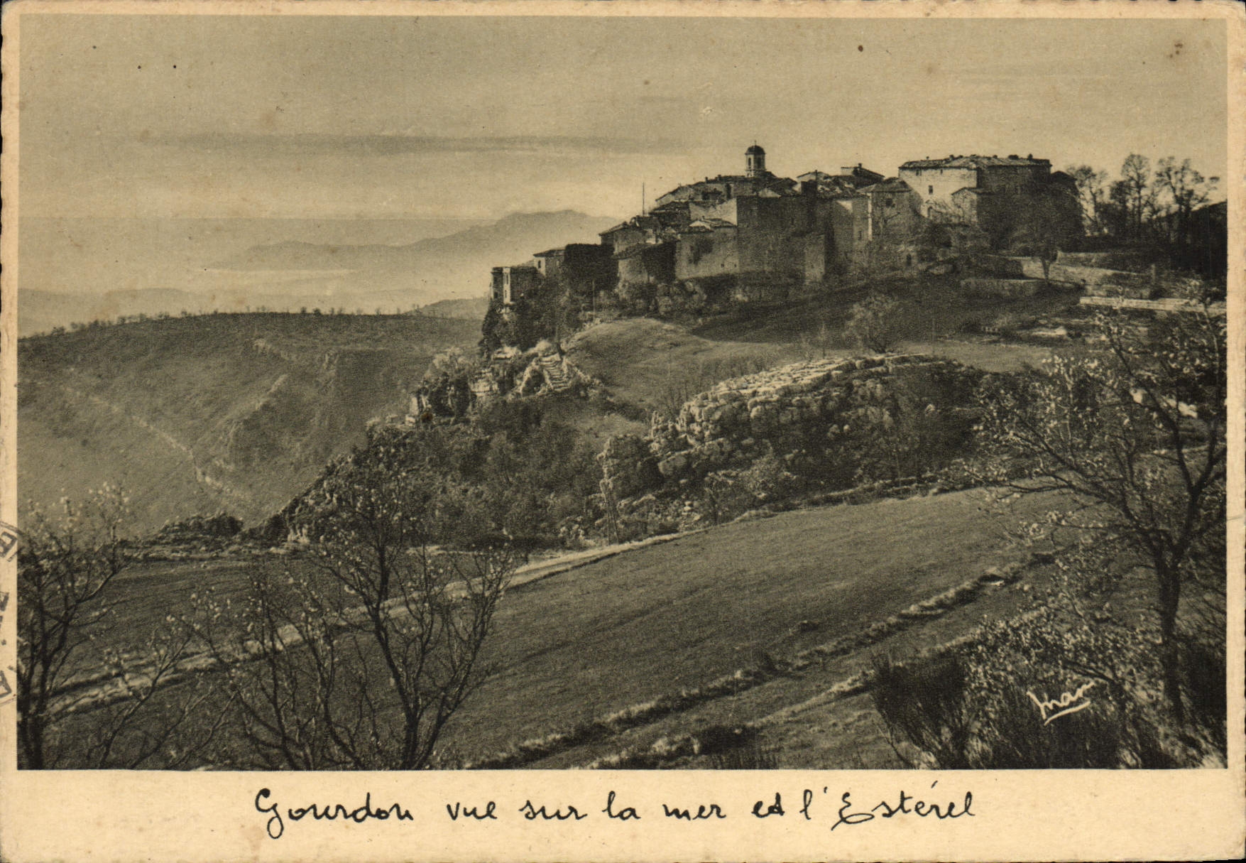 CPA Gourdon Vue sur la mer et l'Esterel
