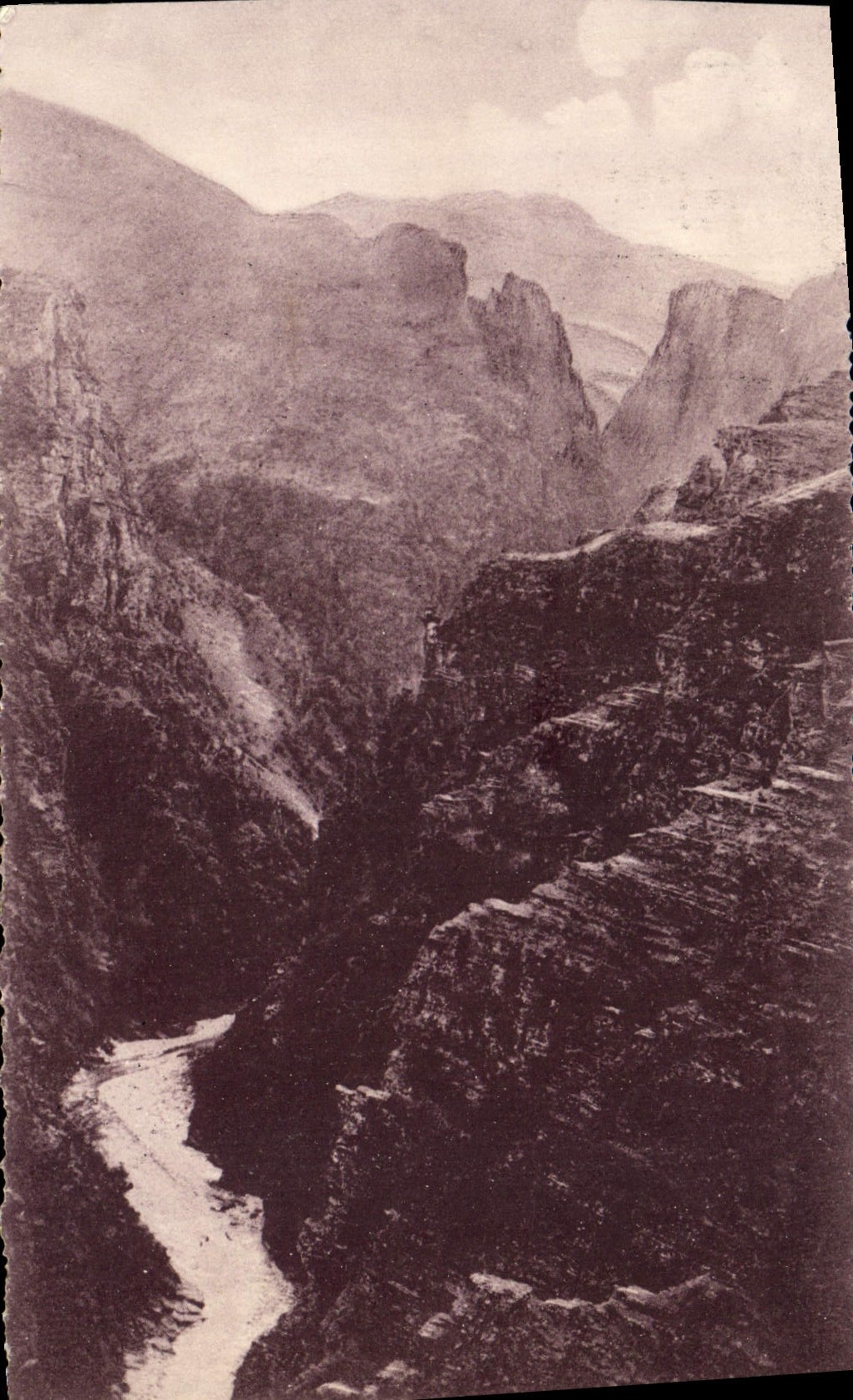 Pista de la POSTAL de la VENDIMIA del VAr en la catarata de Daluis