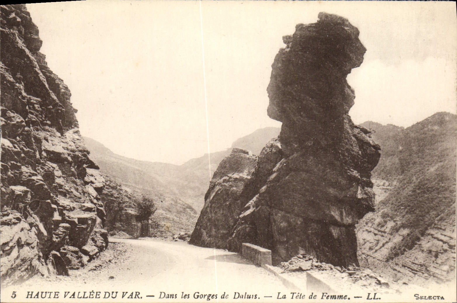 CPA Haute Vallee du Var Dans les Gorges de Daluis La Tete de Femme 