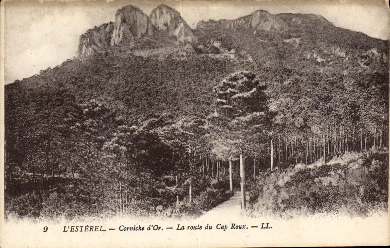 CPA L'Esterel Corniche d'Or La route du Cap Roux