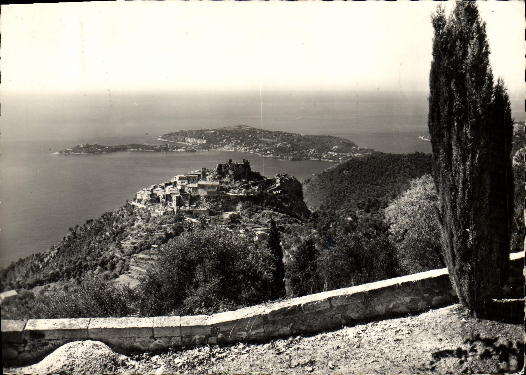 CPM Eze Village et le Cap Ferrat