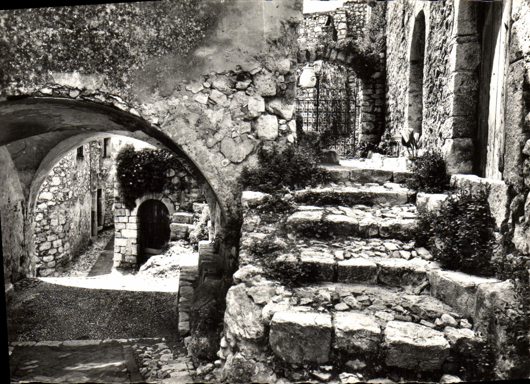CPM Eze Village Au Coeur du Nid d'Aigle Un coin pittoresque