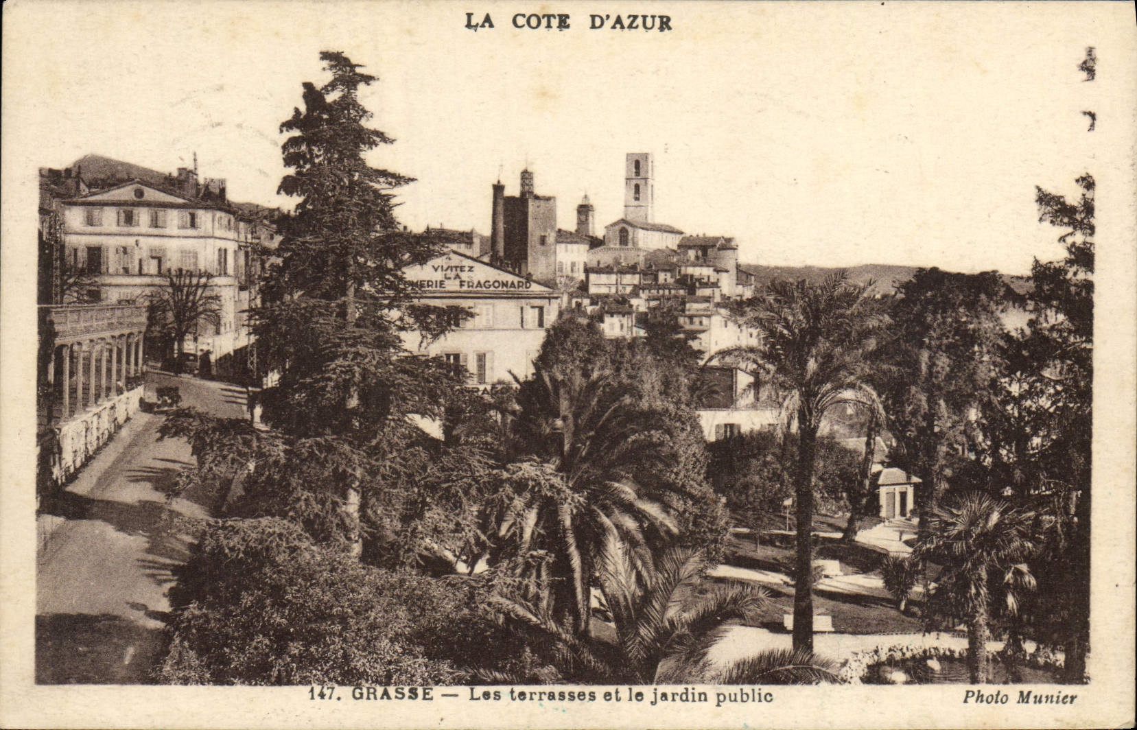 Terrazas grasas de la POSTAL de la VENDIMIA y la perfumería de Fragonard del jardín público