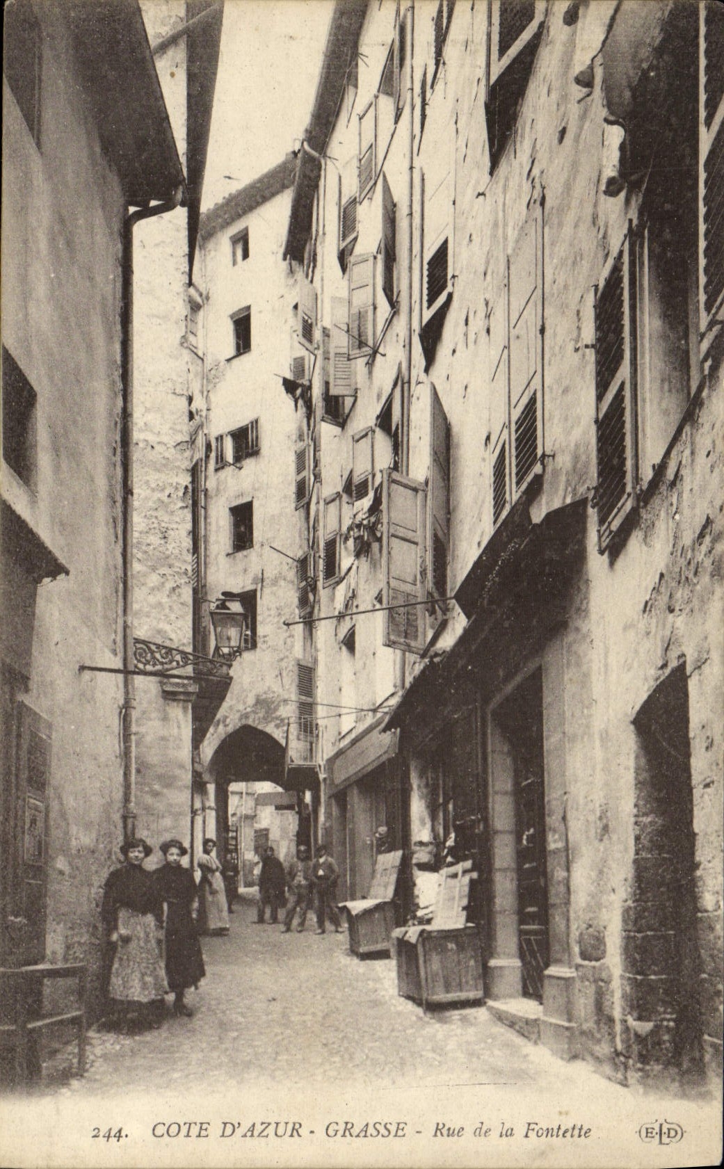 Calle grasa de la POSTAL de la VENDIMIA de Fontette