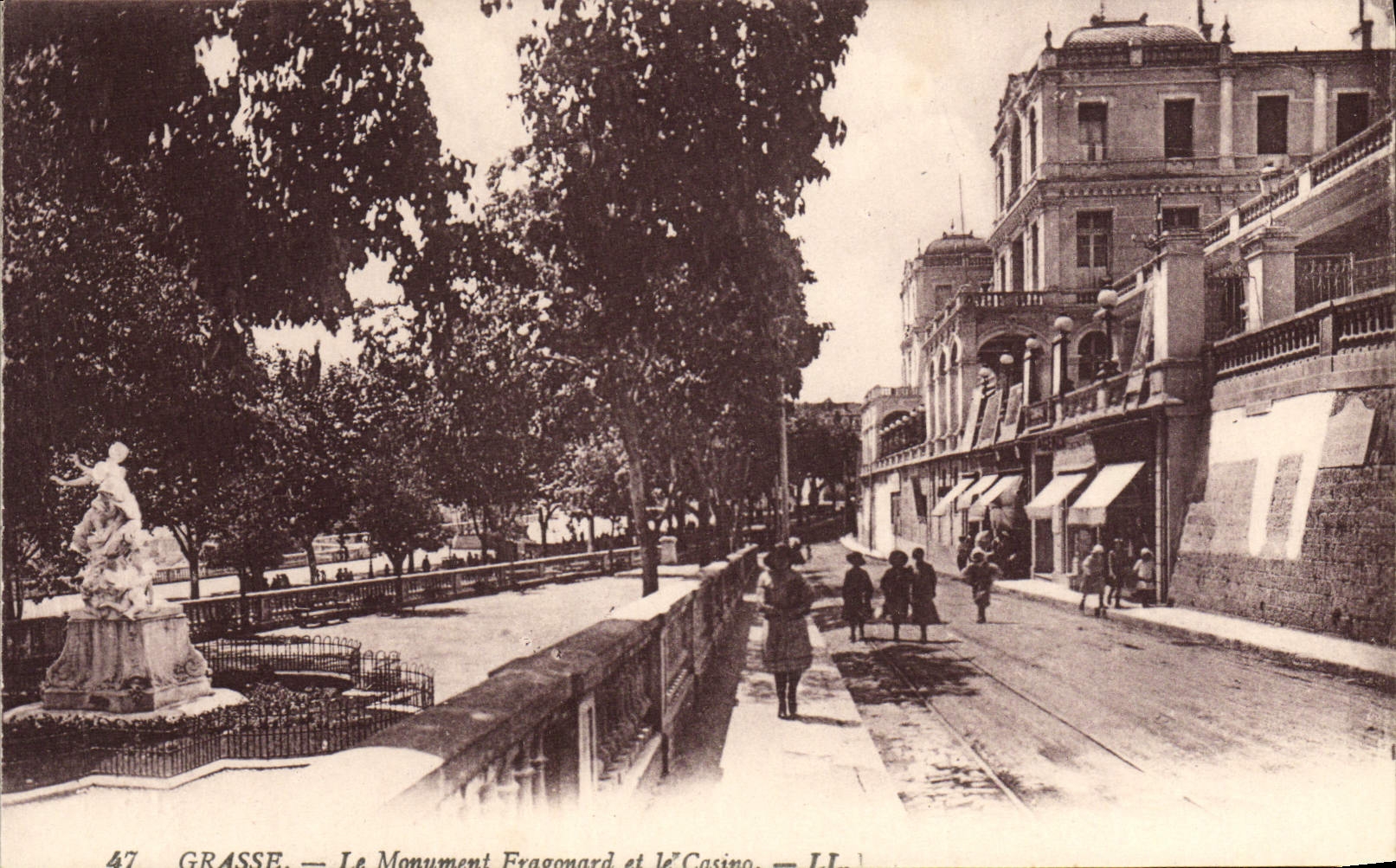CPA Grasse Le monument Fragonard et le casino