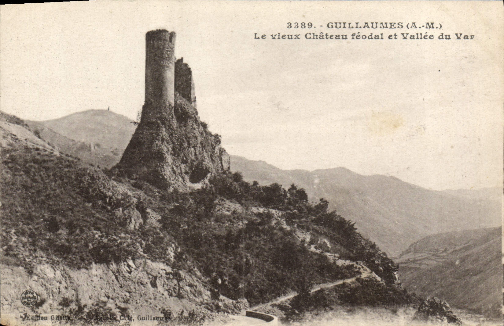 La POSTAL de la VENDIMIA embarbilla el castillo y el valle feudales viejos del VAr