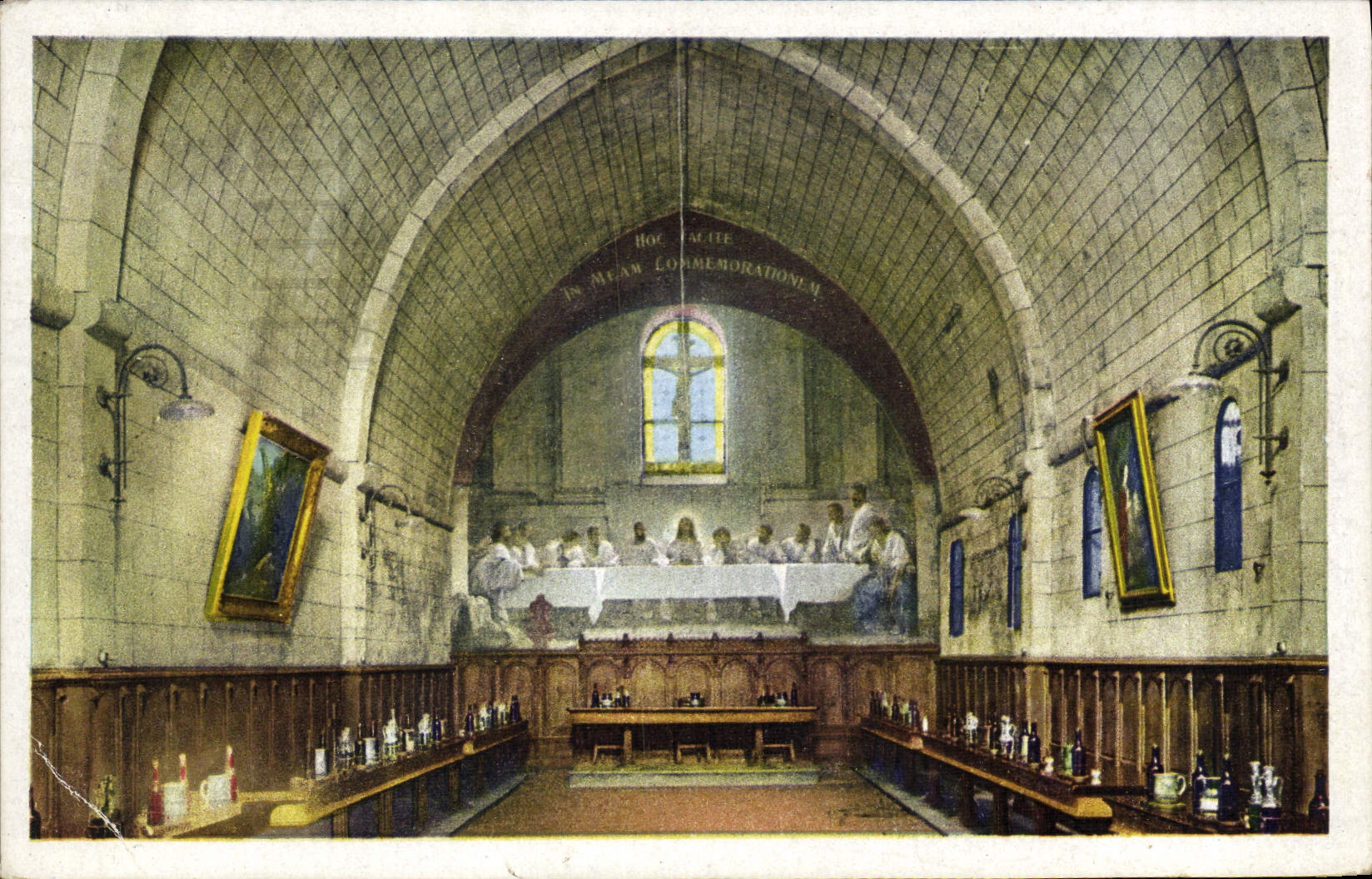 Refectorio del monasterio del St Honorat de la isla de la POSTAL de la VENDIMIA