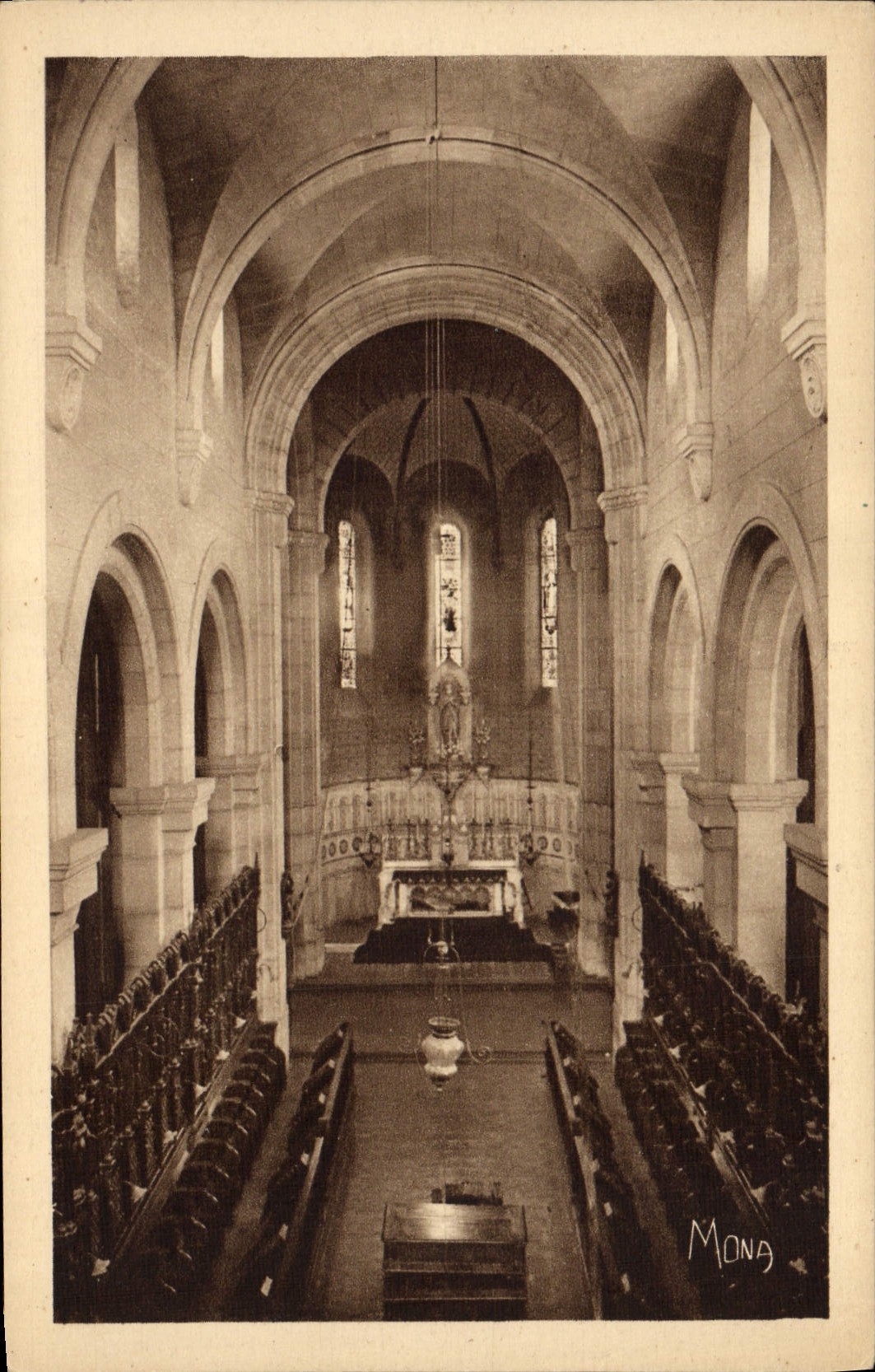 POSTAL de la VENDIMIA Saint el interior visto monasterio de Honorat de la iglesia de la abadía
