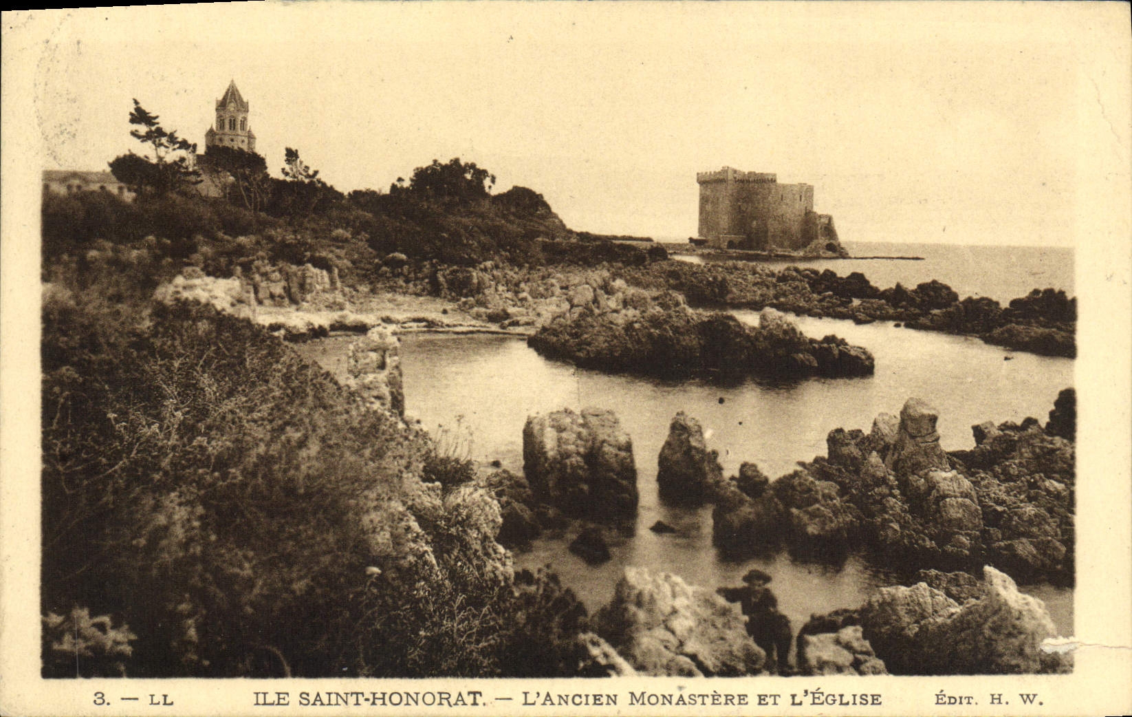 CPA Ile Saint Honorat L'Ancien Monastere et l'Eglise 